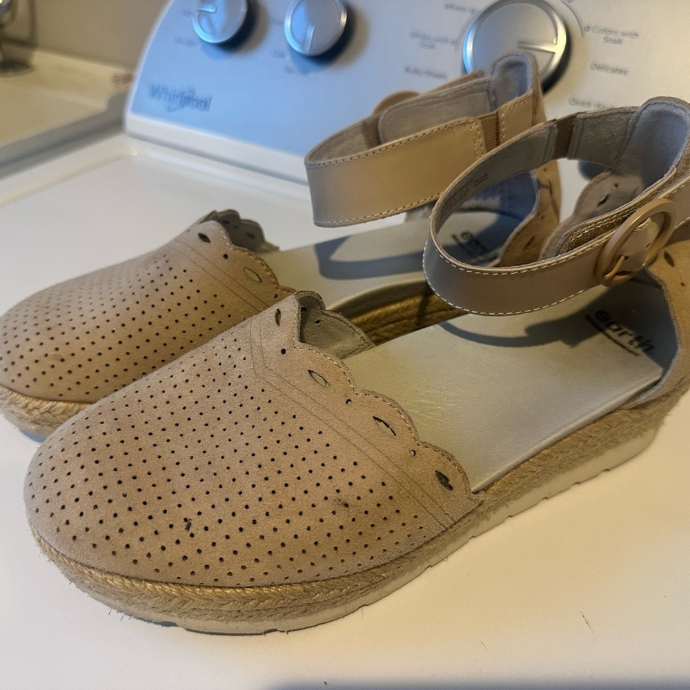 Earth Modena Yarrow Espadrille Sandals, size 9.5 - Picture 3 of 7